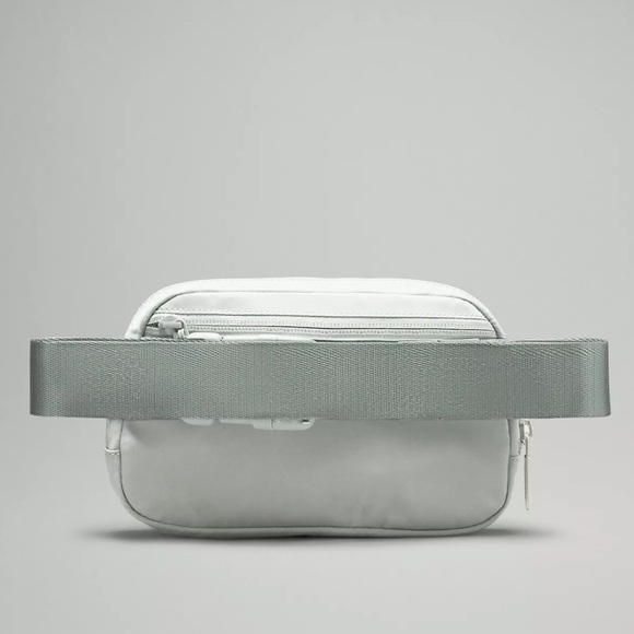 [ ❌ SOLD ] NWT Lululemon Everywhere Belt Bag 1L (Jade Grey) - Picture 3 of 9